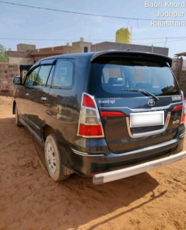 Second-hand 2016 Toyota Innova 2.5 GX (Diesel) 8 Seater BS IV for sale in Phalodi-3