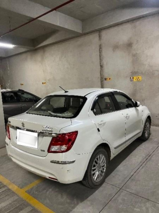 Second-hand 2018 Maruti Swift Dzire ZXI 1.2 for sale in Ahmedabad-10