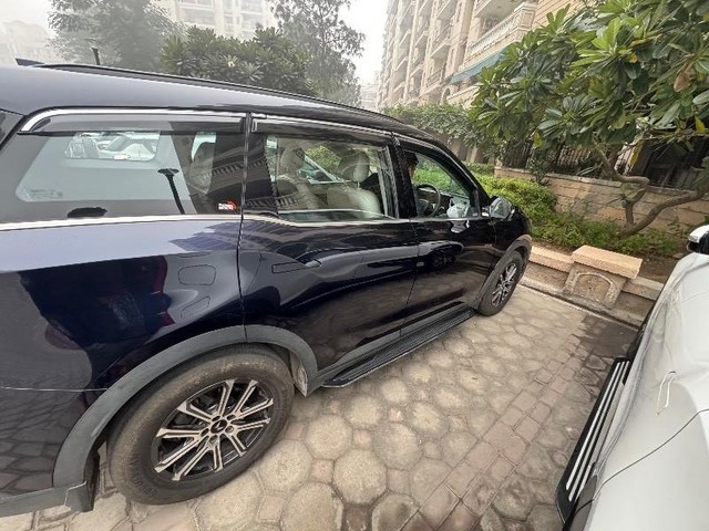 Second-hand 2024 Mahindra XUV700 AX7 7Str AT for sale in Noida-1