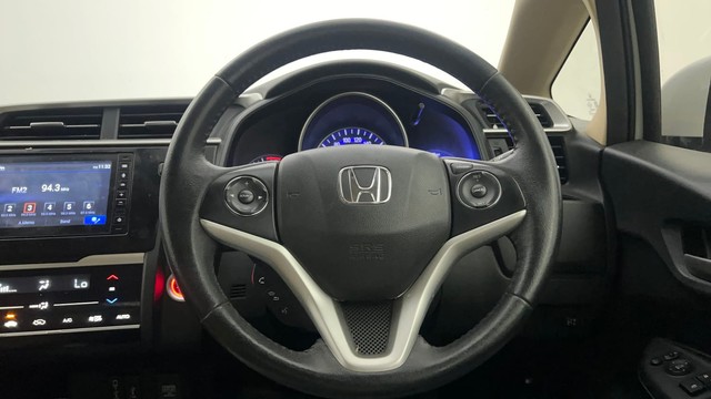 Second-hand 2021 Honda Jazz VX for sale in Pune-39