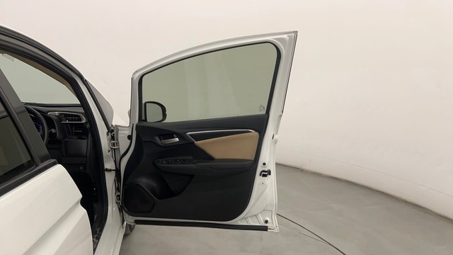 Second-hand 2021 Honda Jazz VX for sale in Pune-16