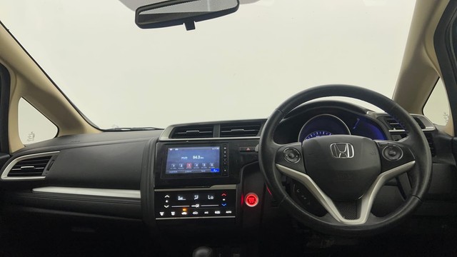 Second-hand 2021 Honda Jazz VX for sale in Pune-11