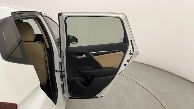 Second-hand 2021 Honda Jazz VX for sale in Pune-26