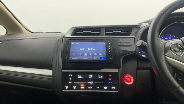 Second-hand 2021 Honda Jazz VX for sale in Pune-35