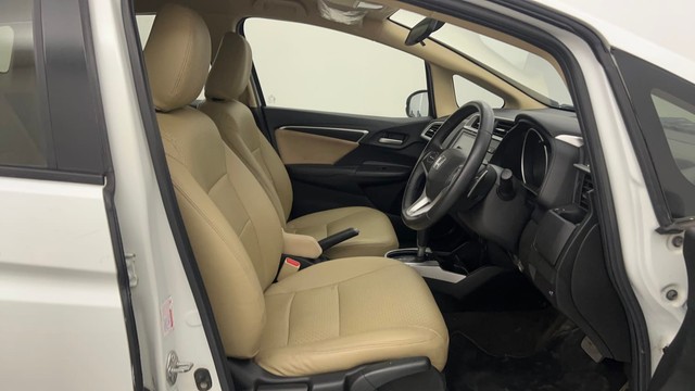 Second-hand 2021 Honda Jazz VX for sale in Pune-15