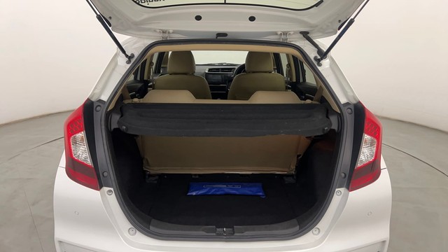 Second-hand 2021 Honda Jazz VX for sale in Pune-9