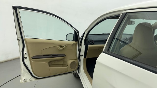 Second-hand 2013 Honda Amaze S i-VTEC for sale in Ahmedabad-32