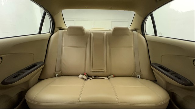 Second-hand 2013 Honda Amaze S i-VTEC for sale in Ahmedabad-28