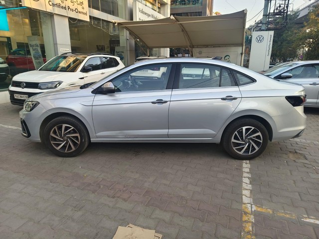 Second-hand 2025 Volkswagen Virtus Topline AT ES for sale in Bangalore-9