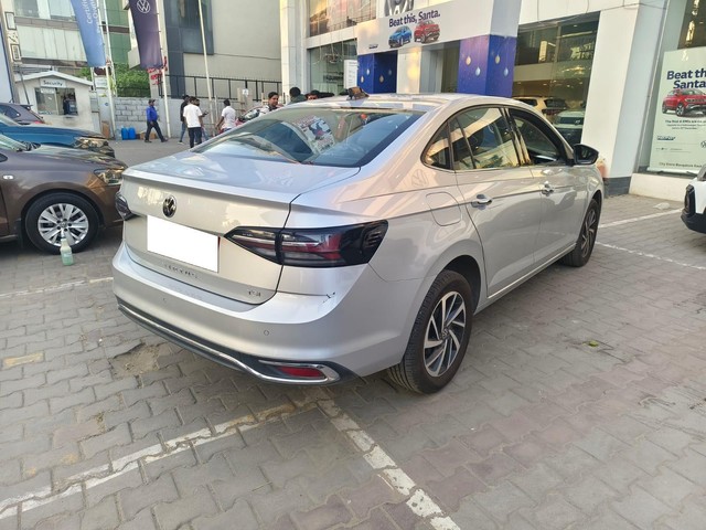 Second-hand 2025 Volkswagen Virtus Topline AT ES for sale in Bangalore-5