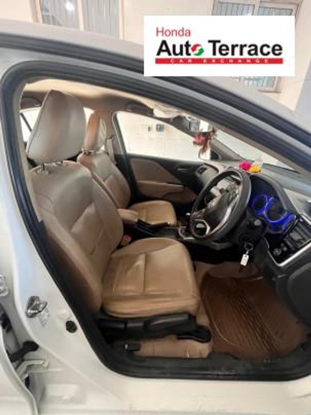 Second-hand 2015 Honda City V MT AVN for sale in Vadodara-2