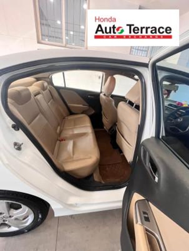 Second-hand 2015 Honda City V MT AVN for sale in Vadodara-3