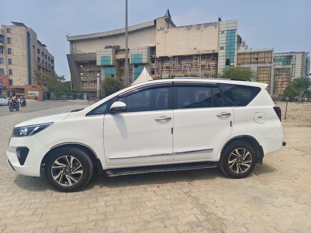 Second-hand 2022 Toyota Innova Crysta 2.7 GX 7 STR for sale in New Delhi-4