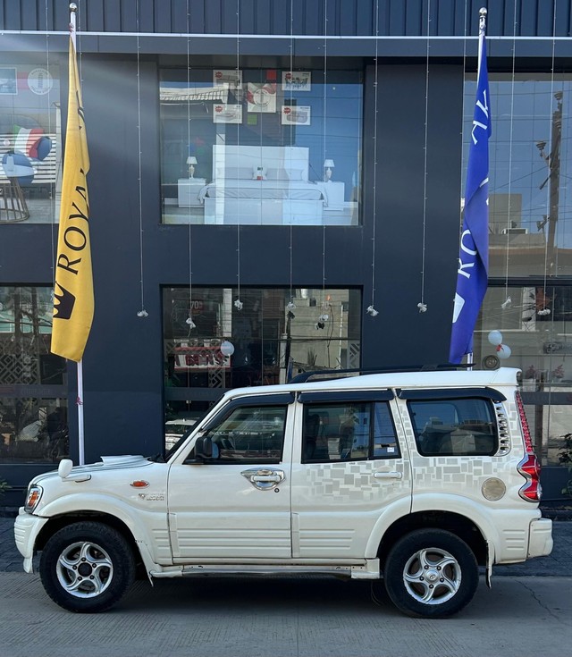 Second-hand 2008 Mahindra Scorpio M2DI for sale in Indore-3