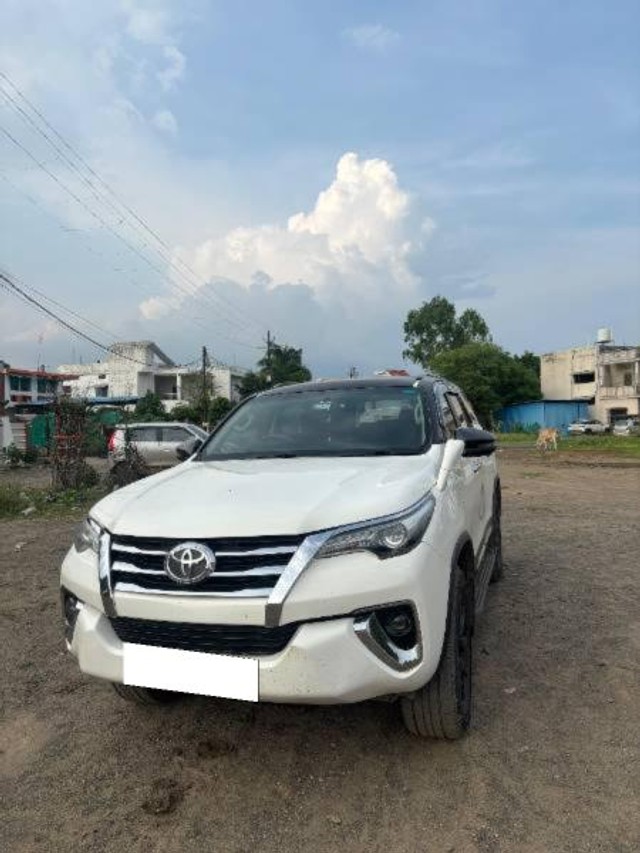 Second-hand 2018 Toyota Fortuner 2.8 2WD MT BSIV for sale in Jabalpur-0