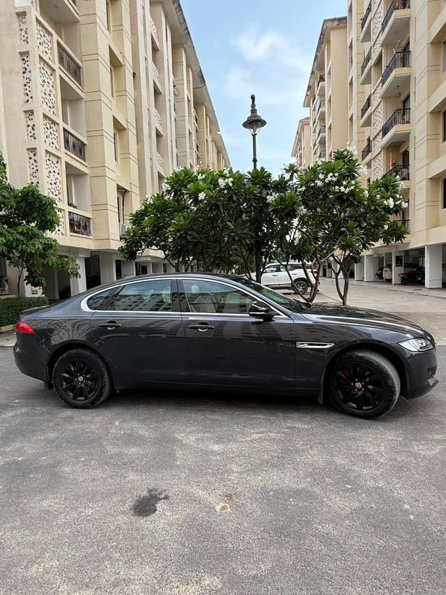 https://images10.gaadi.com/usedcar_image/4C23CE4D-4231-432D-91F6-AE04EA542FD9/original/e37a5e0d-4dd3-4221-a97f-fafa843c7c87.jpg?imwidth=6401