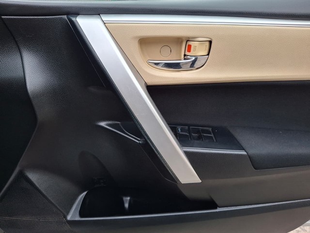 Second-hand 2017 Toyota Corolla Altis 1.8 G CVT for sale in New Delhi-14