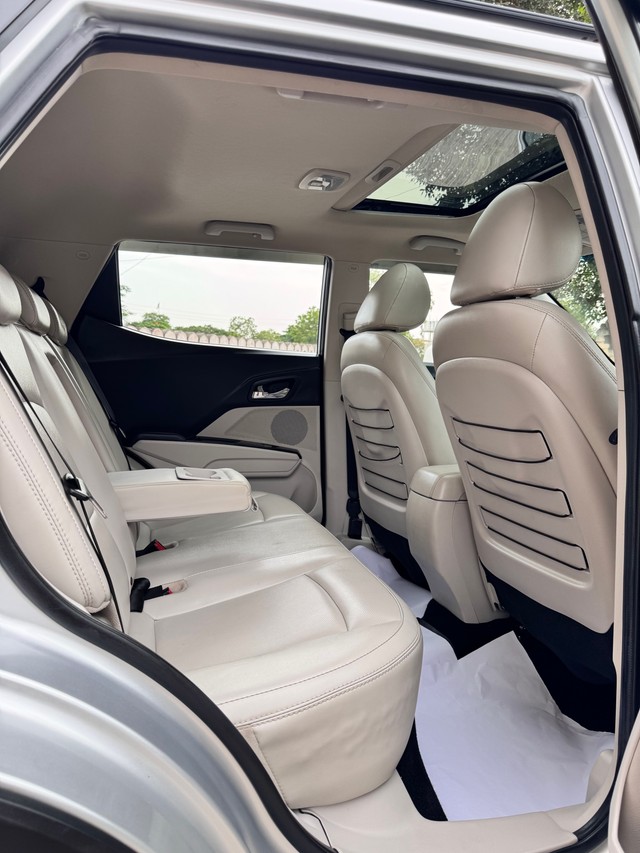 Second-hand 2020 Mahindra XUV300 W8 Option Diesel BSVI for sale in Aurangabad-13