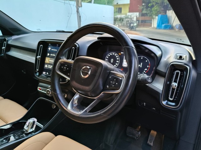 Second-hand 2018 Volvo XC40 D4 R-Design for sale in Chennai-4