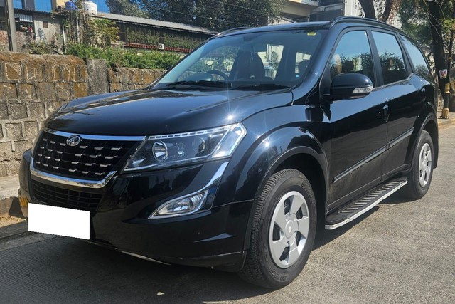 Second-hand 2018 Mahindra XUV500 W7 BSIV for sale in Pune-3