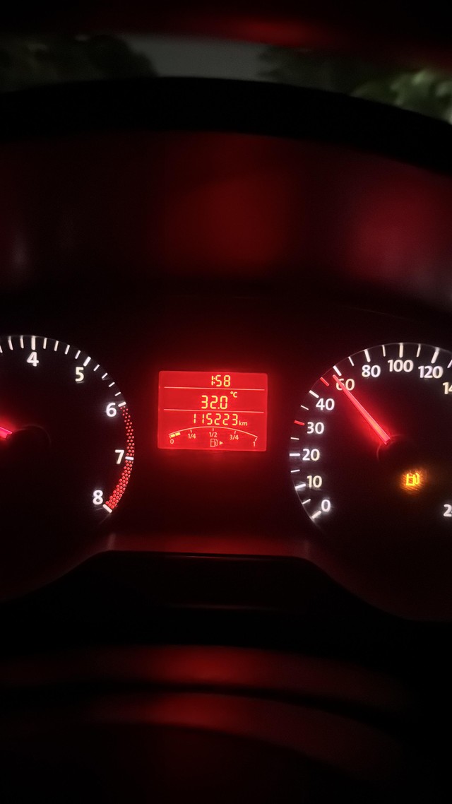 Second-hand 2011 Volkswagen Polo IPL II 1.2 Petrol Highline for sale in Noida-6