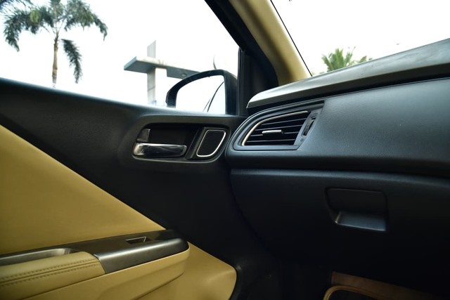 Second-hand 2018 Honda City i-VTEC VX for sale in Kolkata-6