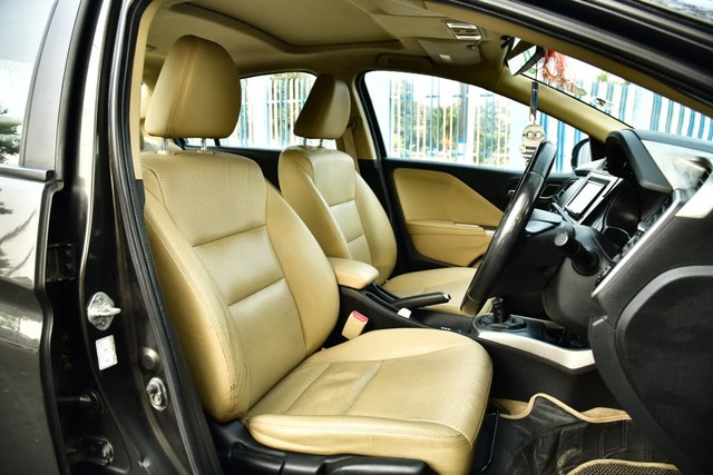 Second-hand 2018 Honda City i-VTEC VX for sale in Kolkata-11