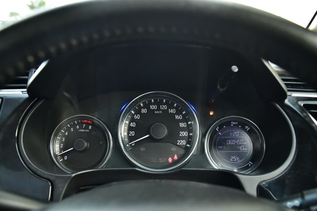 Second-hand 2018 Honda City i-VTEC VX for sale in Kolkata-8