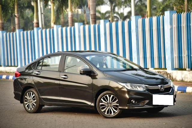 Second-hand 2018 Honda City i-VTEC VX for sale in Kolkata-9