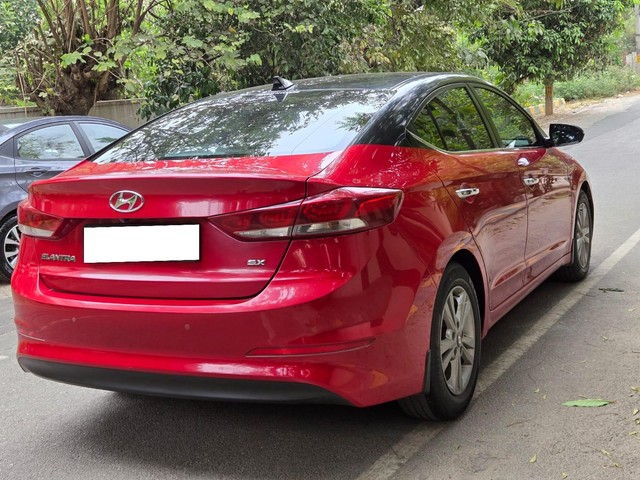 Second-hand 2017 Hyundai Elantra 1.6 SX Option for sale in Bangalore-7