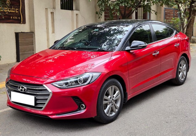 Second-hand 2017 Hyundai Elantra 1.6 SX Option for sale in Bangalore-4