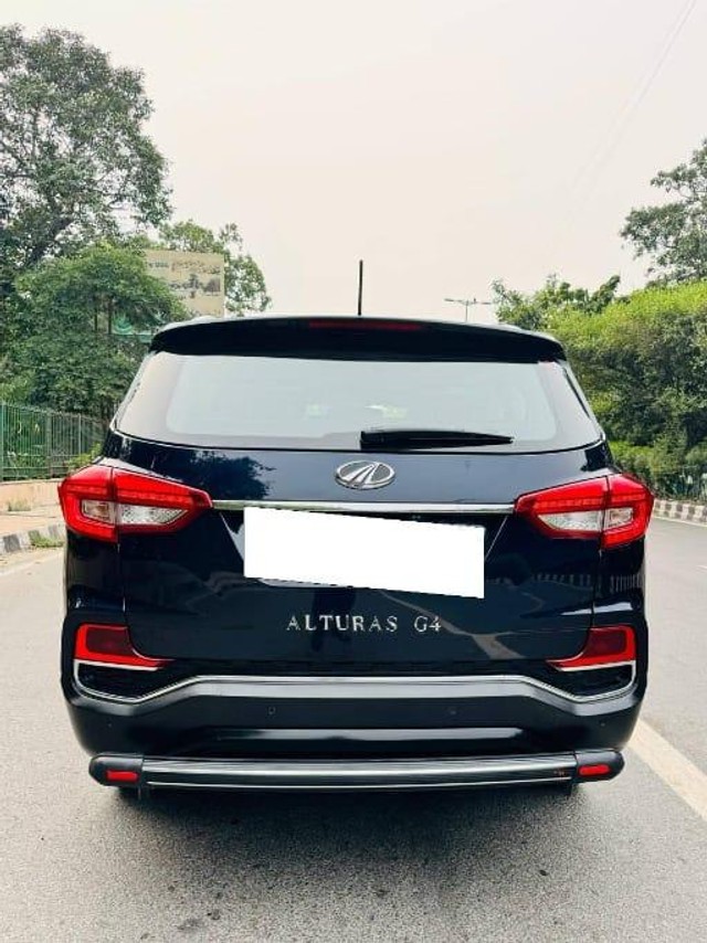 Second-hand 2022 Mahindra Alturas G4 4X2 AT for sale in New Delhi-1