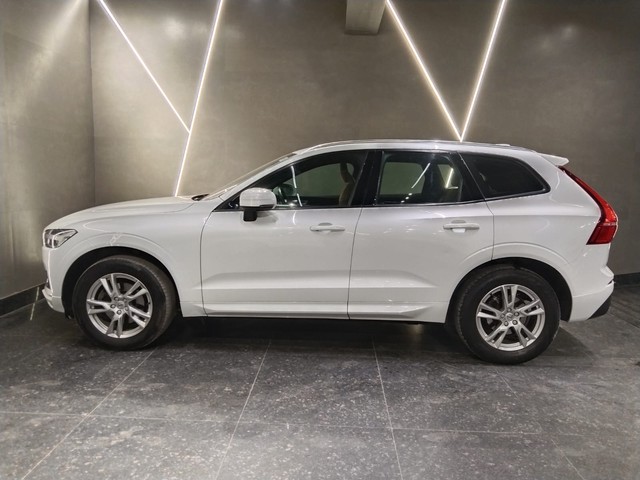 Second-hand 2019 Volvo XC60 D4 Momentum for sale in New Delhi-4