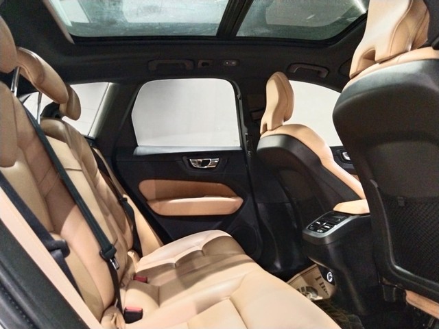 Second-hand 2019 Volvo XC60 D4 Momentum for sale in New Delhi-10