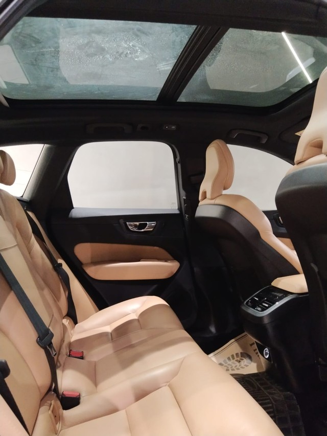 Second-hand 2019 Volvo XC60 D4 Momentum for sale in New Delhi-6