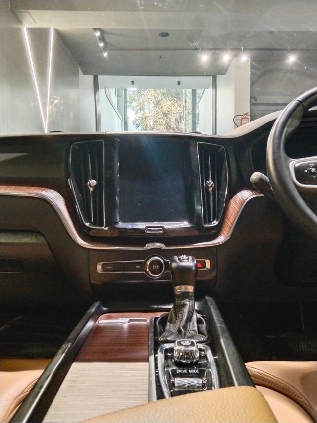 Second-hand 2019 Volvo XC60 D4 Momentum for sale in New Delhi-11