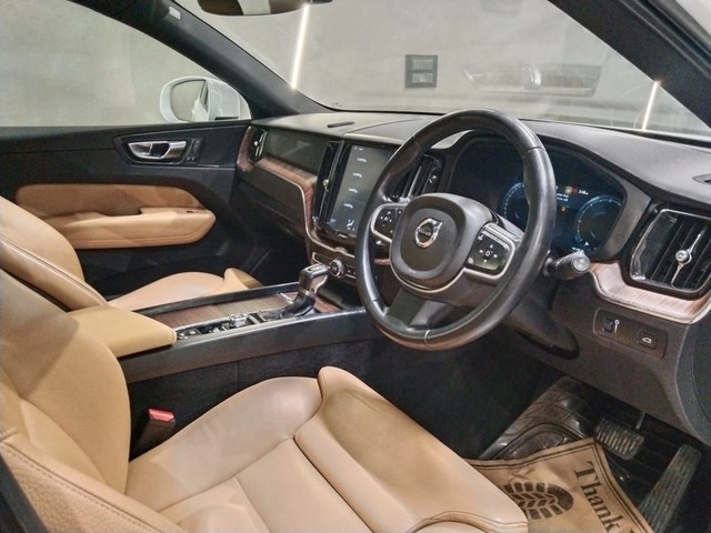 Second-hand 2019 Volvo XC60 D4 Momentum for sale in New Delhi-12