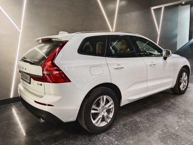Second-hand 2019 Volvo XC60 D4 Momentum for sale in New Delhi-2