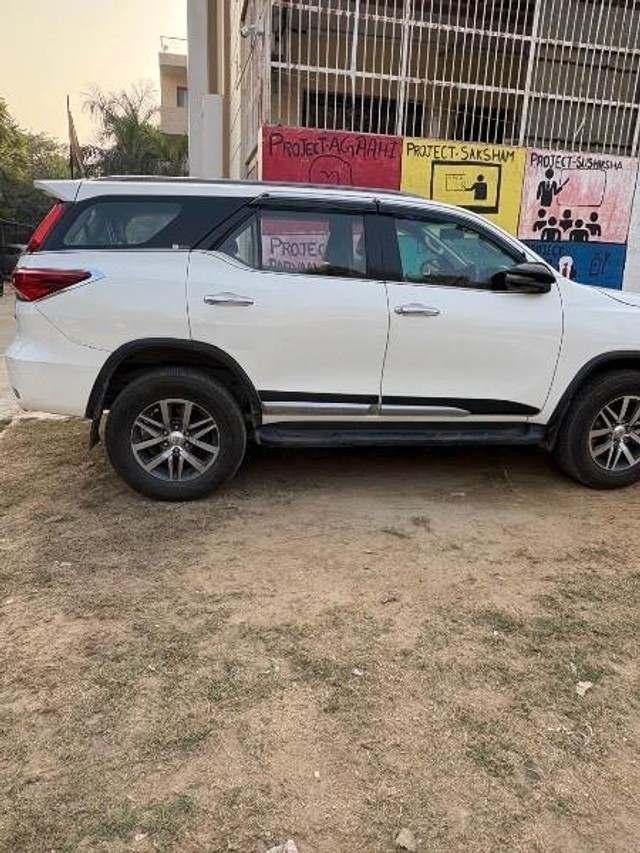 Second-hand 2018 Toyota Fortuner 2.8 4WD AT BSIV for sale in Gurgaon-2
