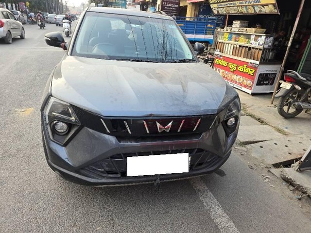 Second-hand 2025 Mahindra XUV 3XO AX5 AT for sale in Dehradun-1