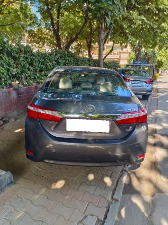 Second-hand 2014 Toyota Corolla Altis D-4D G for sale in Panchkula-1