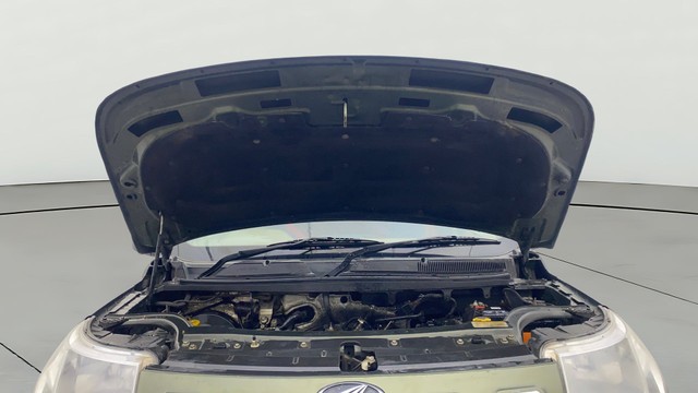 Second-hand 2017 Mahindra TUV 300 T8 for sale in Gulbarga-9