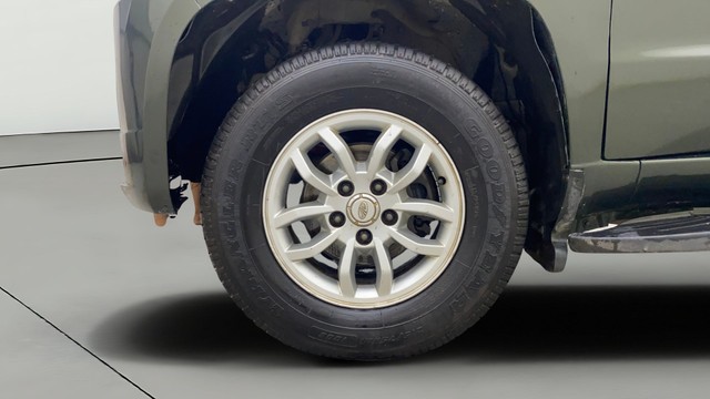 Second-hand 2017 Mahindra TUV 300 T8 for sale in Gulbarga-25