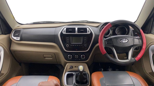 Second-hand 2017 Mahindra TUV 300 T8 for sale in Gulbarga-10