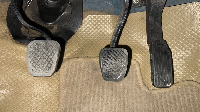 Second-hand 2016 Honda City V MT for sale in Chennai-14