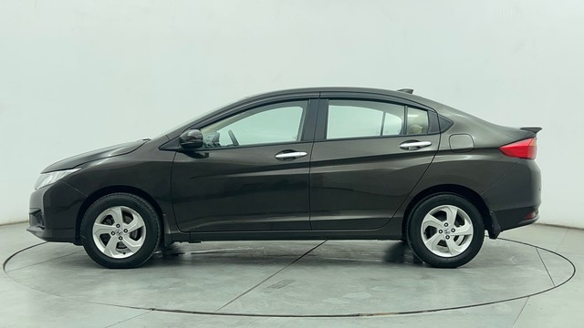 Second-hand 2016 Honda City V MT for sale in Chennai-6