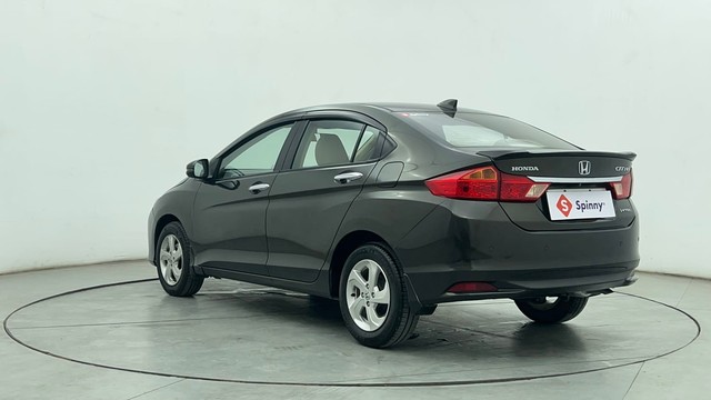 Second-hand 2016 Honda City V MT for sale in Chennai-5