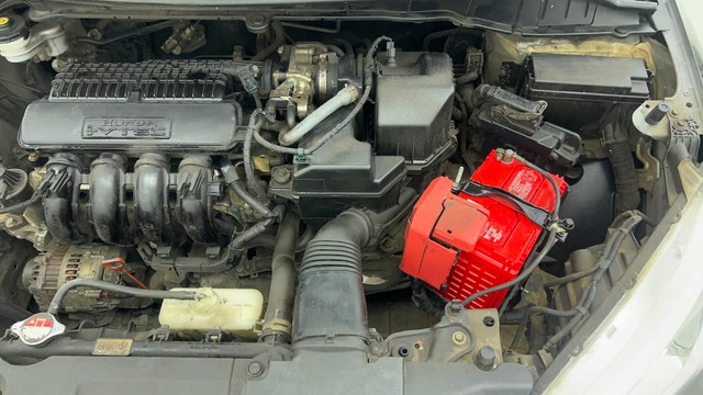 Second-hand 2016 Honda City V MT for sale in Chennai-36