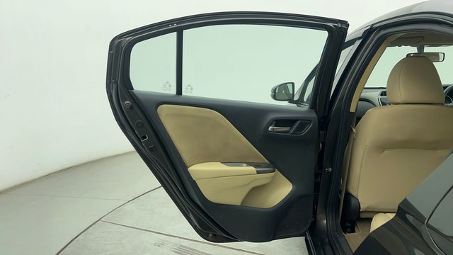 Second-hand 2016 Honda City V MT for sale in Chennai-26