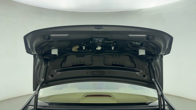 Second-hand 2016 Honda City V MT for sale in Chennai-23